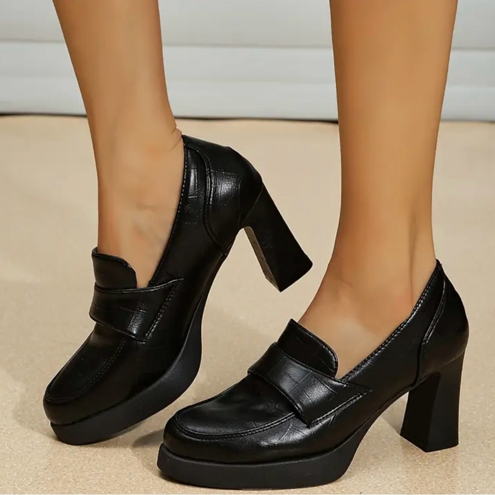 Stylish high heel black loafers. Vegan leather. Size 8.5